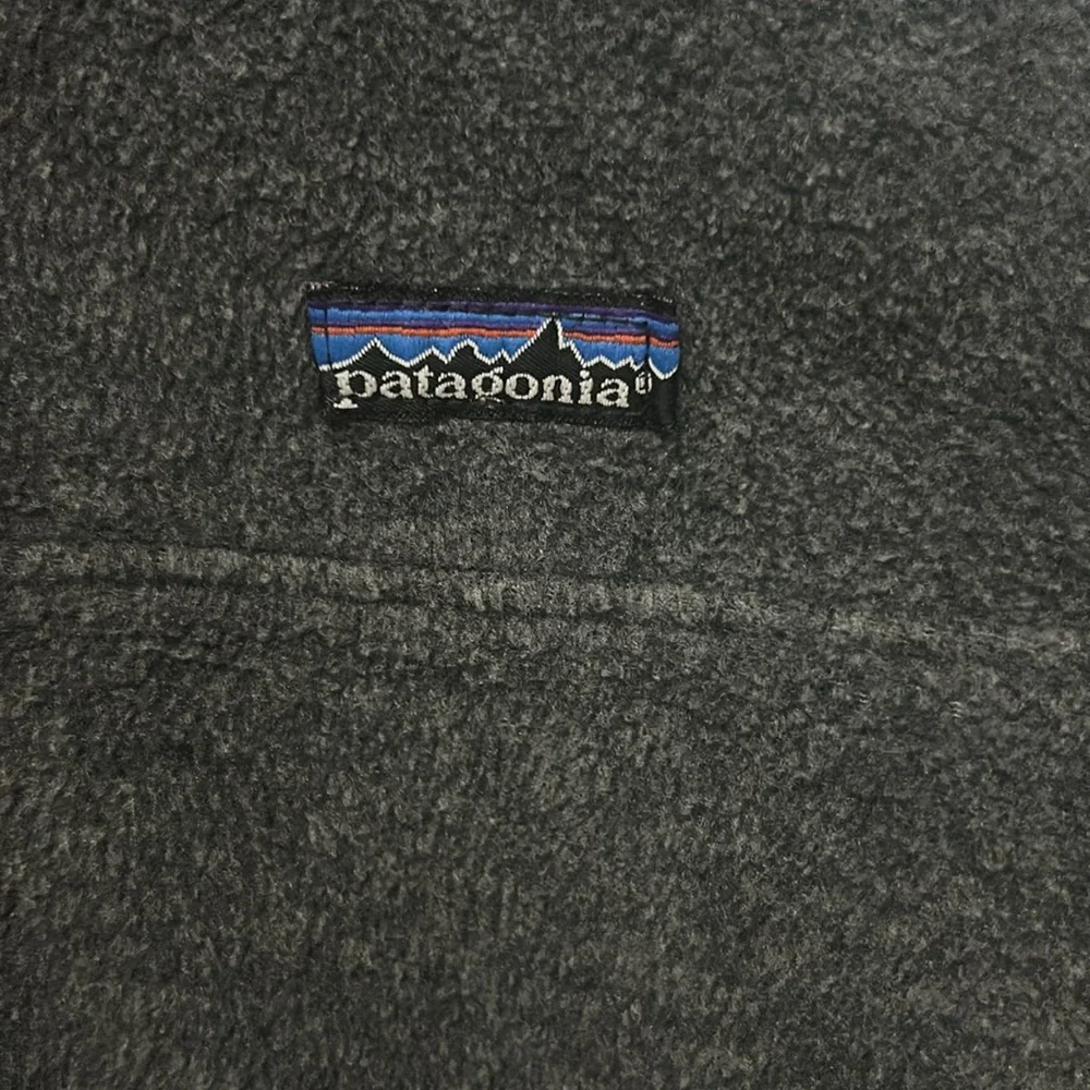 Vintage Early 1990s Patagonia Gray with Red Trim Fleece Pullover Size Small. - Picture 2 of 10